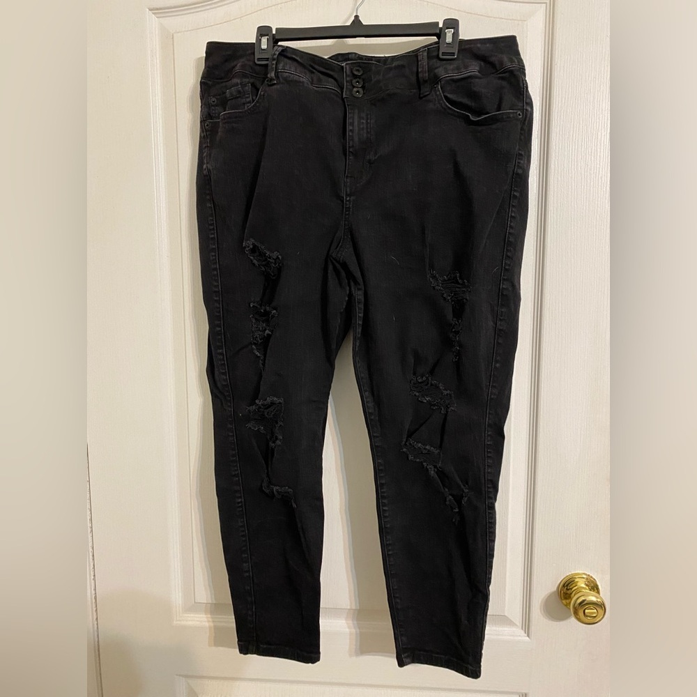 TORRiD Premium Distressed Jeggings Women’s 24R (3X) black wash